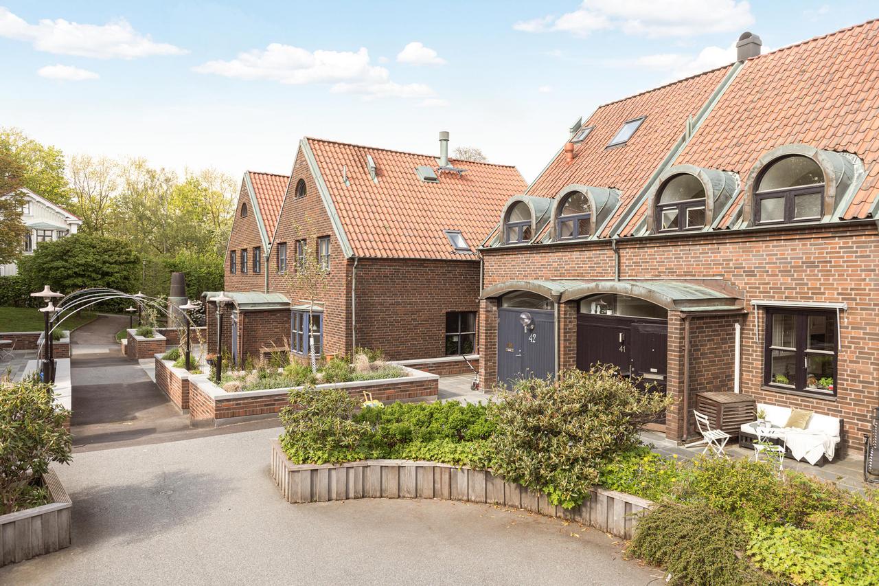 Radhus till salu på Stora Gårda 41, Örgryte, Göteborg – Booli