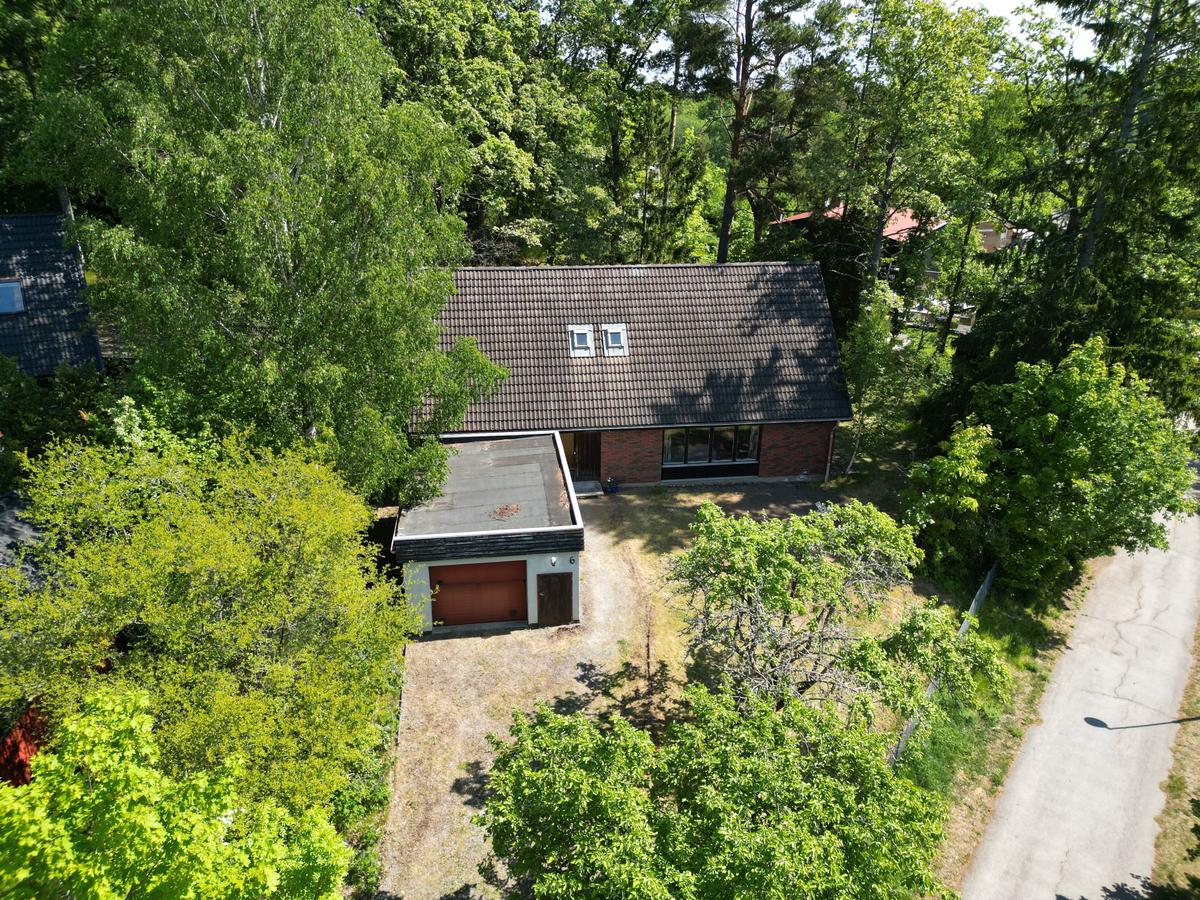 villa-till-salu-p-sommarv-gen-6-tullinge-botkyrka-booli