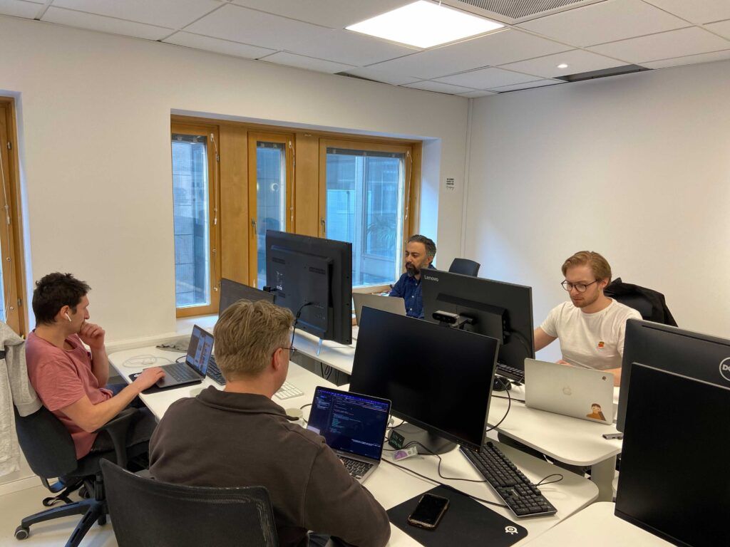 Några utvecklare på Booli under hackdagarna