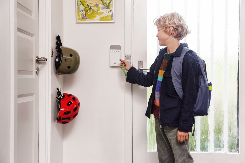 verisure_hall_boy_arming_star-key