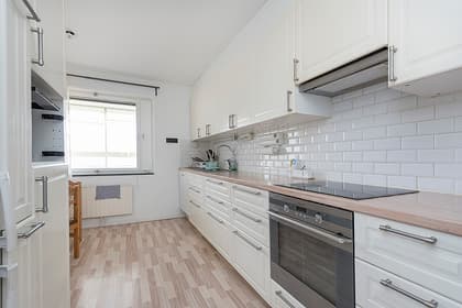 Von Lingens väg 9, Apelgården