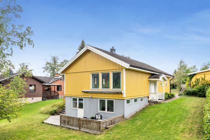 Adolf Lemons väg 76, Kyrkby