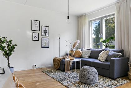 Kansligränd 2, Centralt