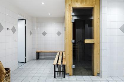 Fogdevreten 10, Karolinska