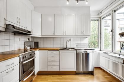 Anders Lundströms gata 11, Frösunda