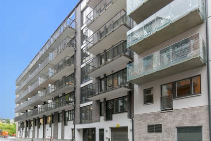 Lackerargränd 12, Centrala