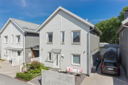 Norra Årvägen 18, Brunnby Park