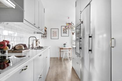 Lammevallsgatan 42E, Jungfruplatsen