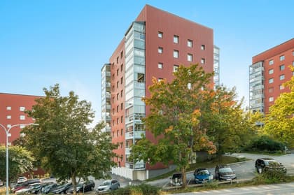 Källängsvägen 9, Näset