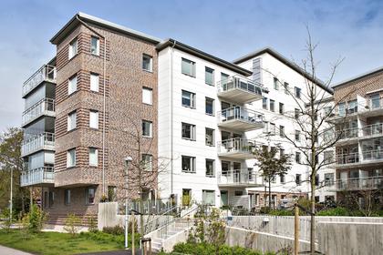 Revingegatan 2A, Centrum