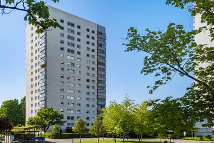 Serenadgatan 24, Almvik