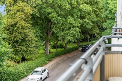 Bokbindaregatan 12A, Väster