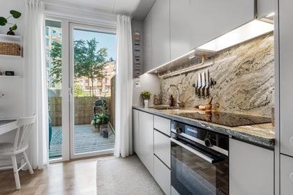 Vintergatan 2E, Centrala