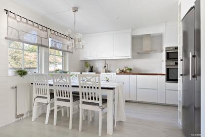 Fredagsvägen 43, Kurveröd
