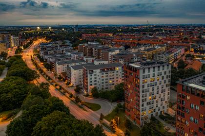 Södra vägen 13, Centrum
