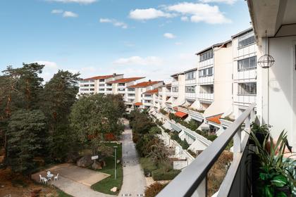 Sidensvansvägen 20, Sjöberg