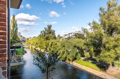 Garvaregatan 6B, Centralt