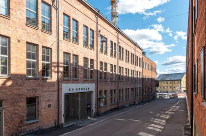 Garvaregatan 6B, Centrum