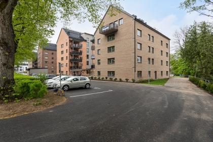 Wieselgrensgatan 5D, Väster