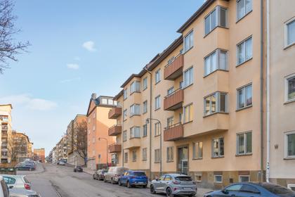 Starrbäcksgatan 6, Centrala