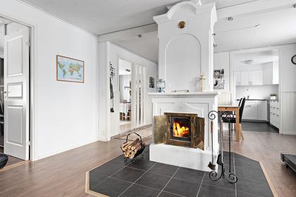 tiled_stove