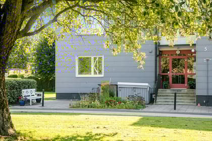 Lagman Eskils väg 5, Centrum