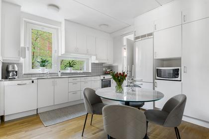 Loviselundsvägen 9, Hässelby Gård