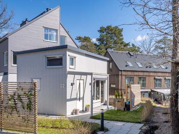 Hemmings väg 22, Sollentuna