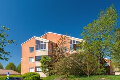 Enbäcksvägen 12A, Centrum