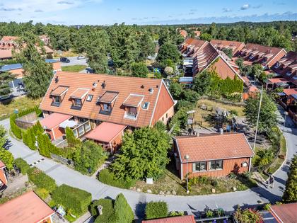 Rondovägen 13, Skogås