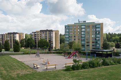 Släggkastargatan 7, Rönnby