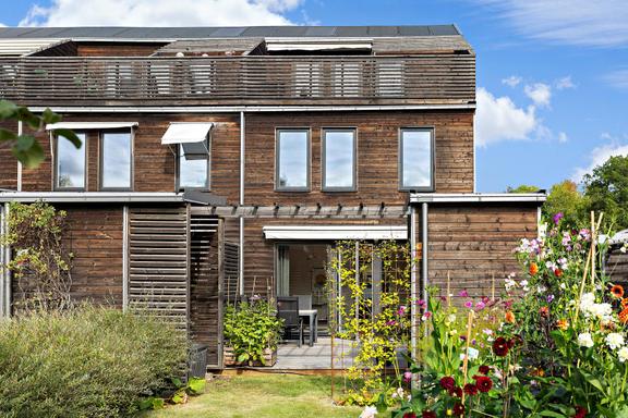 Tujavägen 10, Huddinge