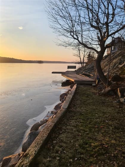 Stockby Hällar 1, Färingsö