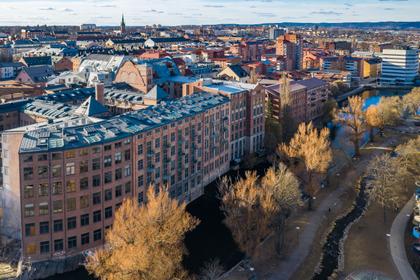 Garvaregatan 6A, Centralt