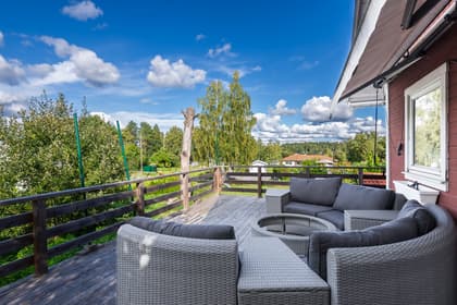 Bondkroksvägen 4, Bro