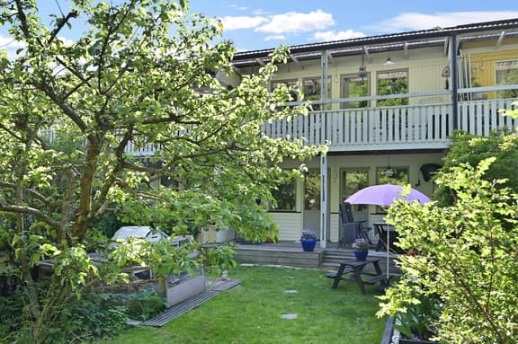 Svartbäckens By 282, Haninge