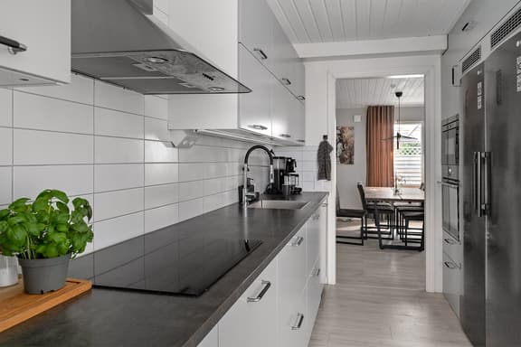 Ängsgårdsvägen 15, Halmstad