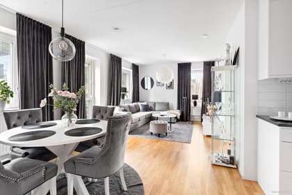 Dansbanevägen 3, Centrum