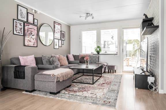 Spinnarevägen 15, Upplands Väsby