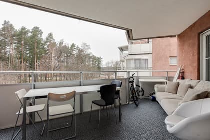 Poesigatan 21B, Vivalla