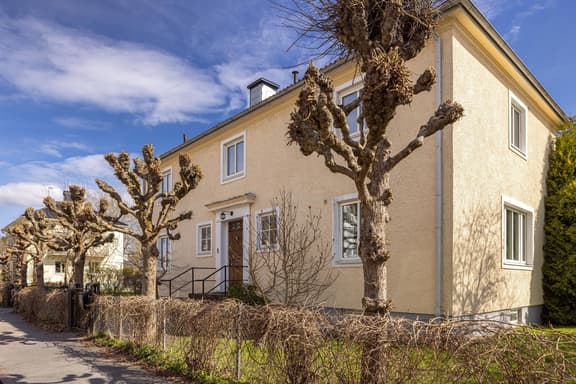 Klockaregatan 8A, Mark