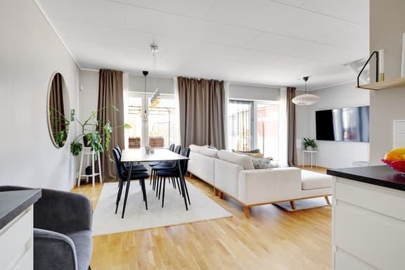 Vällstavägen 5, Upplands Väsby