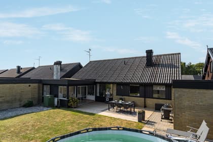 Gnejsvägen 8, Häljarp