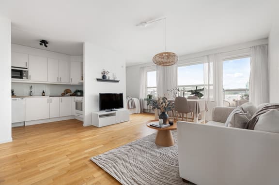 Drottning Kristinas Esplanad 55, Solna