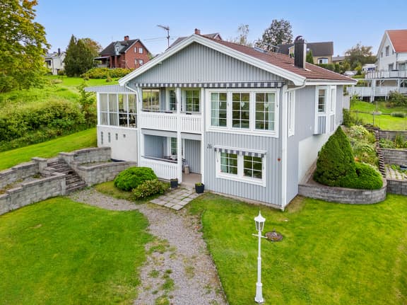 Stora Svängen 16, Karlskoga