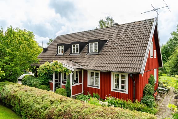 Per Thams gata 12, Skara