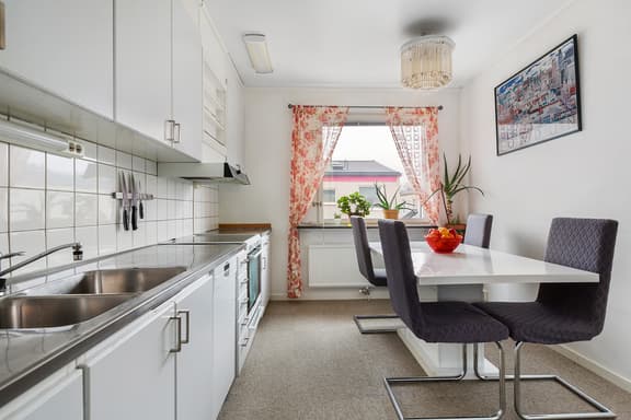 Kavallerigatan 32, Upplands Väsby