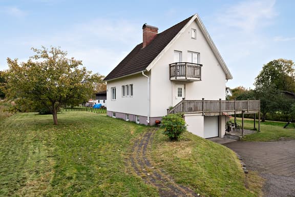 Kinnavägen 35, Mark