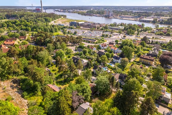 Alpvägen 33, Södertälje