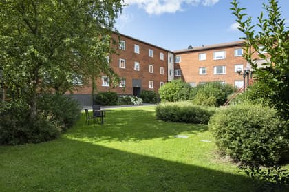 Folkungagatan 12A, Tuna Backar